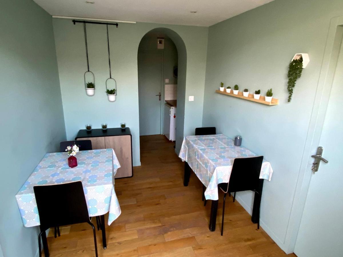 Au 10 Bed & Breakfast Luisant Exterior foto
