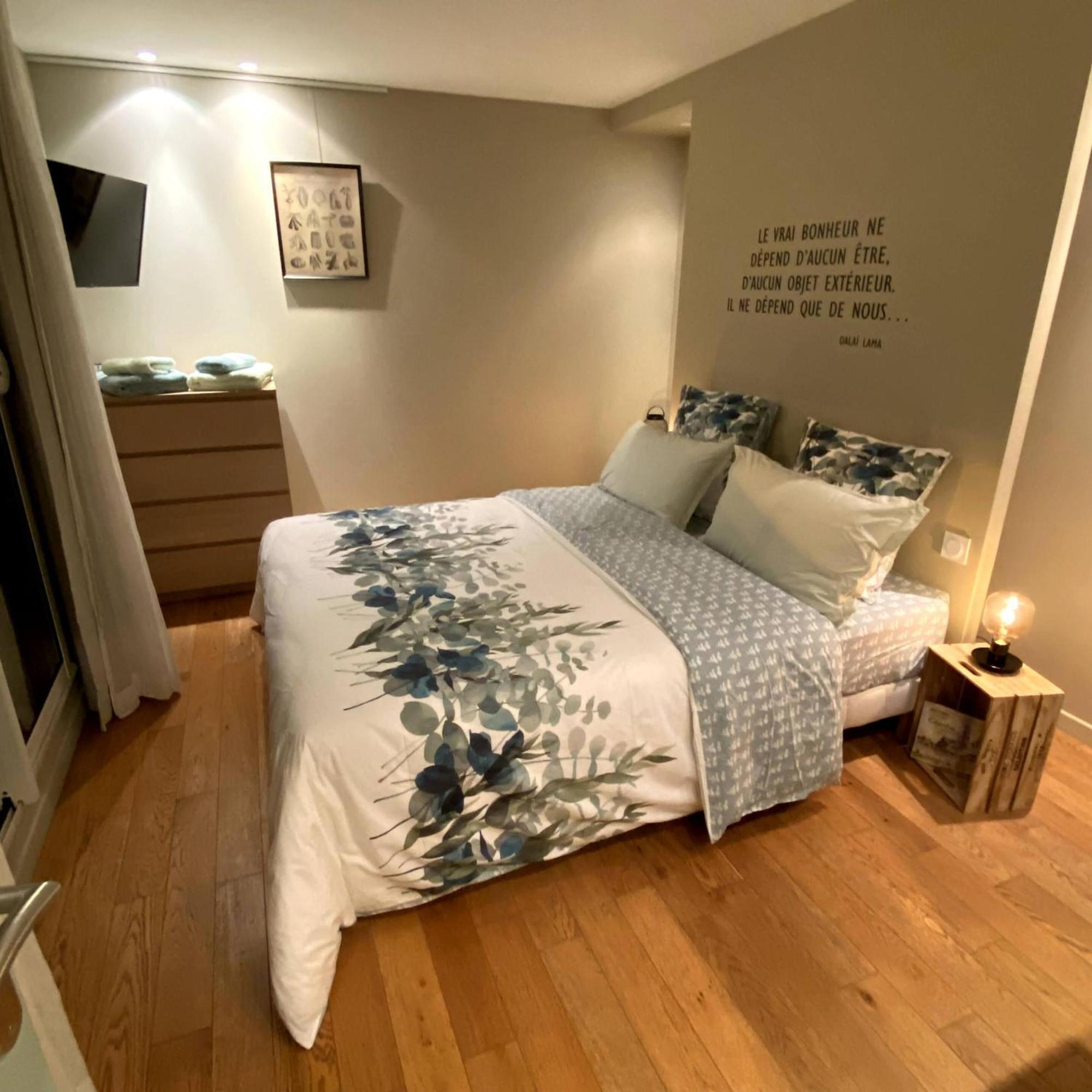 Au 10 Bed & Breakfast Luisant Quarto foto